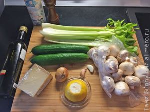 Салат с жареными грибами