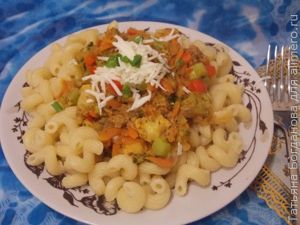 Макароны с мясом и овощами