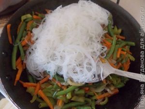 фунчоза с овощами