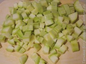 Кабачки с грибами и сметаной