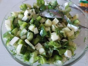Салат со свежим кабачком