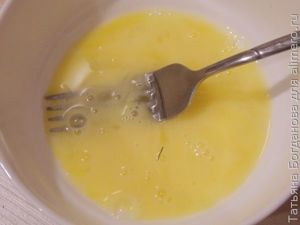 Куриный суп с рисом и яйцом