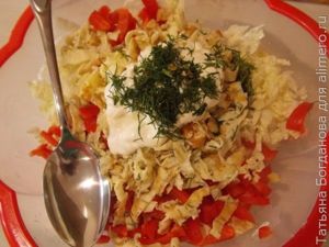 Салат с яичными блинчиками