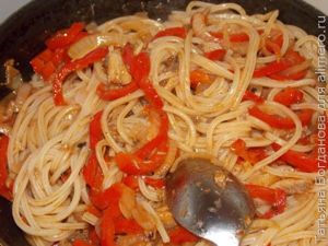 Макароны с рыбными консервами