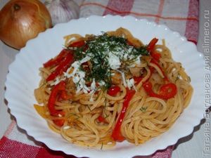 Макароны с рыбными консервами
