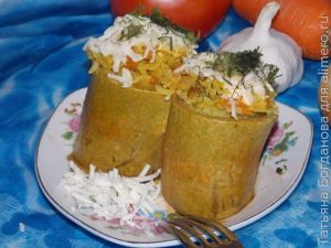 Кабачки, фаршированные рисом и овощами