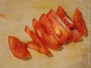 Яичница с кабачком и помидорами