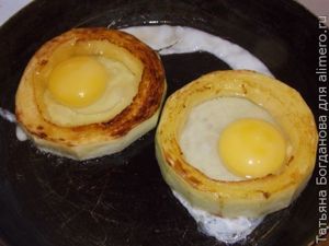 Яичница в кабачке