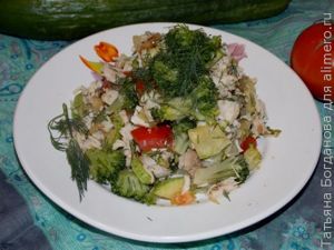 Полезный салат с курицей