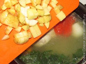 юшка с зеленым горошком