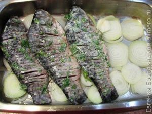 Караси в сметанном соусе