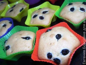 Маффины со смородиной