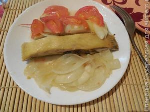 Камбала с овощами