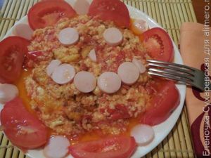 яичница с помидорами