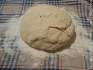 Пицца с колбасой