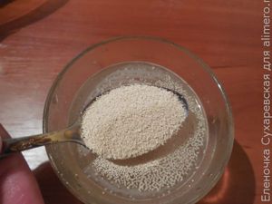 Пицца с колбасой