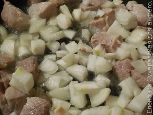 Картофель с мясом и грибами