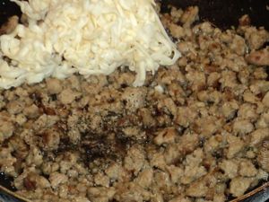 Гнезда из макарон с фаршем изображения Гнезда из макарон с фаршем изоражения