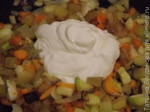 Макароны с овощами и сыром