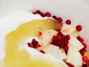 Смузи из брусники с яблоком и апельсином