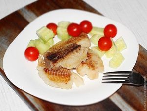 Минтай запеченный с розмарином