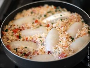 Фаршированные рисом кальмары