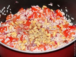 Кальмары с рисом, томатами и кедровыми орешками Кальмары с рисом, томатами и кедровыми орешками