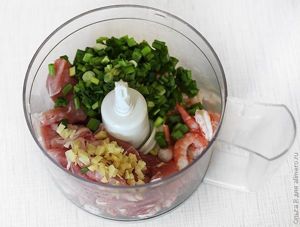 Фрикадельки из свинины с креветками
