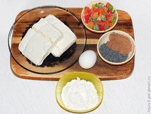 Творожные шарики с клубничным соусом