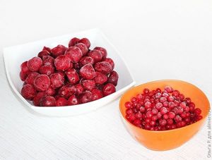 Смузи из вишни и брусники Смузи из вишни и брусники