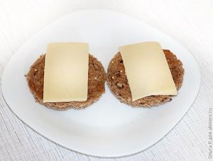 Яйца Бенедикт с голландским соусом