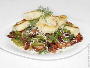 Картофельные ньокки с пряными колбасками и стручковой фасолью Картофельные ньокки с пряными колбасками и стручковой фасолью