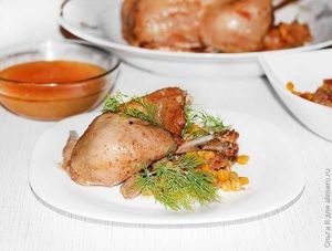 Курица с кукурузой и колбасой в духовке Курица с кукурузой и колбасой в духовке