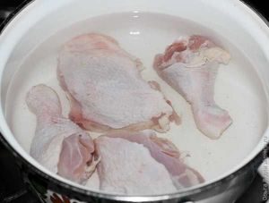 Насыщенный куриный бульон