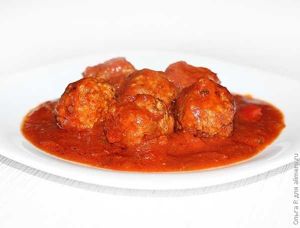 Мясные шарики в томатном соусе