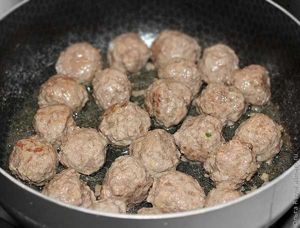 Мясные шарики в томатном соусе Мясные шарики в томатном соусе