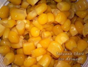 Салат из синей капусты с кукурузой
