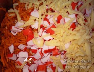Салат с крабовыми палочками и сыром