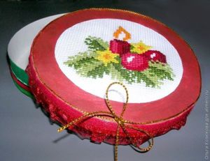 Шкатулка с вышивкой