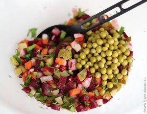 Винегрет с маринованными грибами