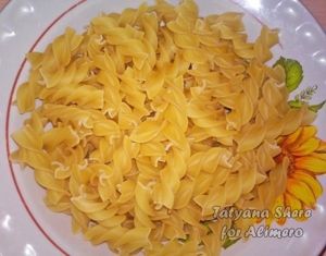 макароны с соусом