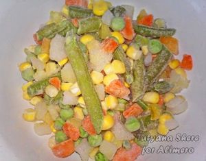 Рис с овощами в горшочке