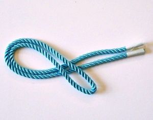 Украшения из шнуров, мастер-классы.