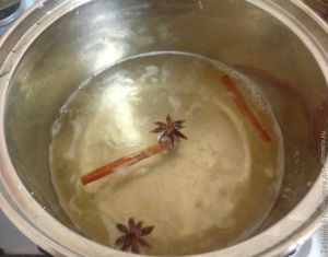Мандарины с мороженым в пряном сиропе