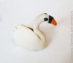 Лебеди из пластилина