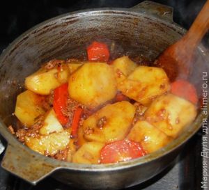Тушёный картофель Каламбур с фаршем