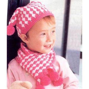 Очень милая шапочка, которая подойдет как девочке, так и мальчику. В комплект можно связать также шарфик. Очень милая шапочка, которая подойдет как девочке, так и мальчику. В комплект можно связать также шарфик.
