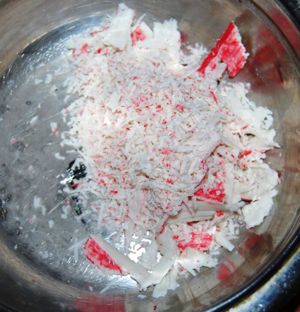 Тарталетки с сыром и крабовыми палочками