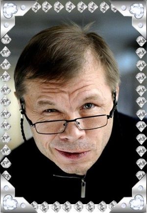 Александр Баширов. Может быть, кто-то не знает его по имени, но абсолютно точно все знают его в лицо. Точнее, знают персонажей, которых он играл в кино. В силу странности этих самых персонажей и самого Александра Баширова его считают немного странным. И хоть внешность его нельзя назвать красивой, актер он действительно талантливый. Александр Баширов. Может быть, кто-то не знает его по имени, но абсолютно точно все знают его в лицо. Точнее, знают персонажей, которых он играл в кино. В силу странности этих самых персонажей и самого Александра Баширова его считают немного странным. И хоть внешность его нельзя назвать красивой, актер он действительно талантливый.