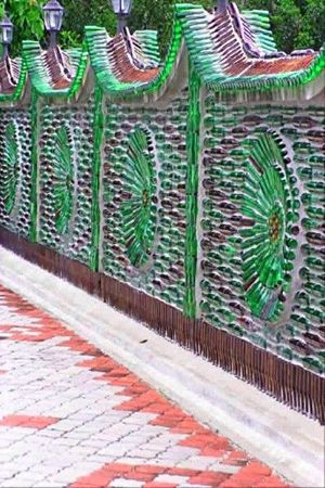 Стеклянные бутылки в интерьере